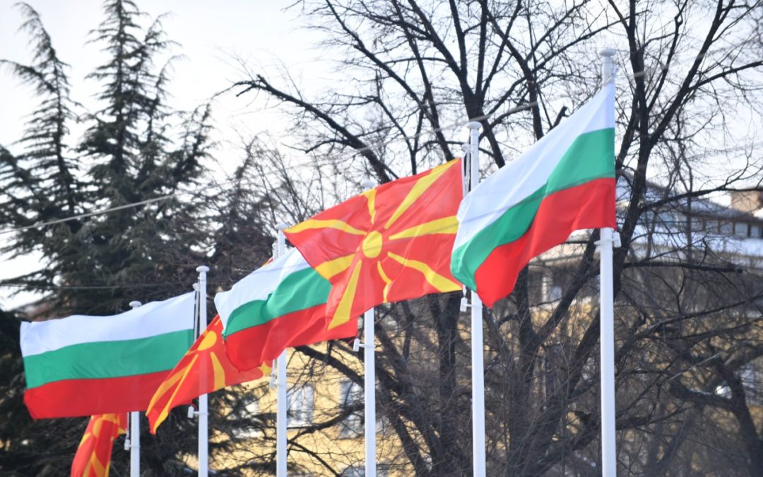 МНР се заложи за заштита на посебноста на Македонците во Албанија